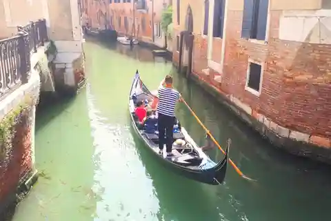 De Milão: Viagem de 1 dia com guia para os destaques da cidade de Veneza