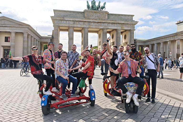 Bierfiets &amp; Partyfiets: Onvergetelijke stadstour door Berlijn incl. pick-up