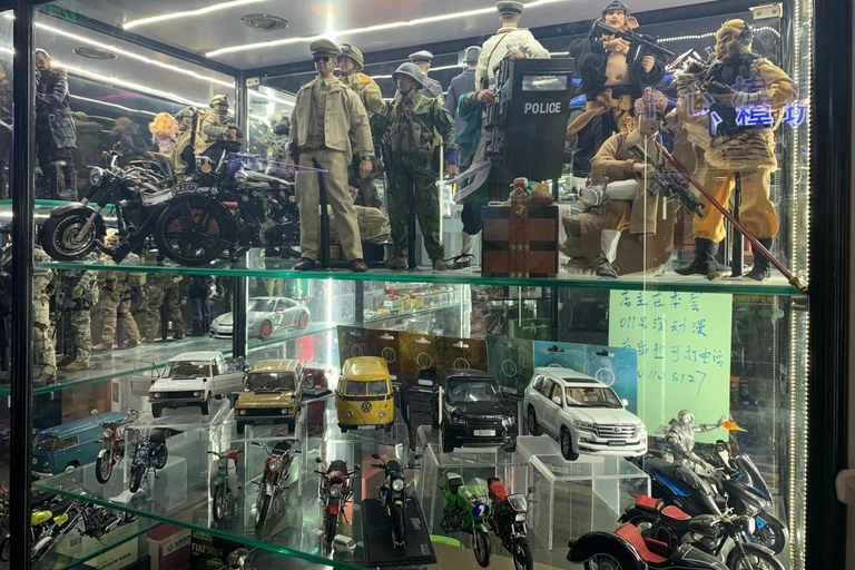 Pekin: prywatna wycieczka po mieście Pop Mart i targu z produktami związanymi z animePekin: prywatna wycieczka po mieście Pop Mart i targu z gadżetami anime