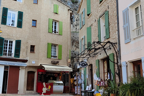 Visit the lavender fields, the Verdon Gorge, and Moustiers from Aix Visit the lavender fields, the Verdon Gorge and Moustiers from Aix