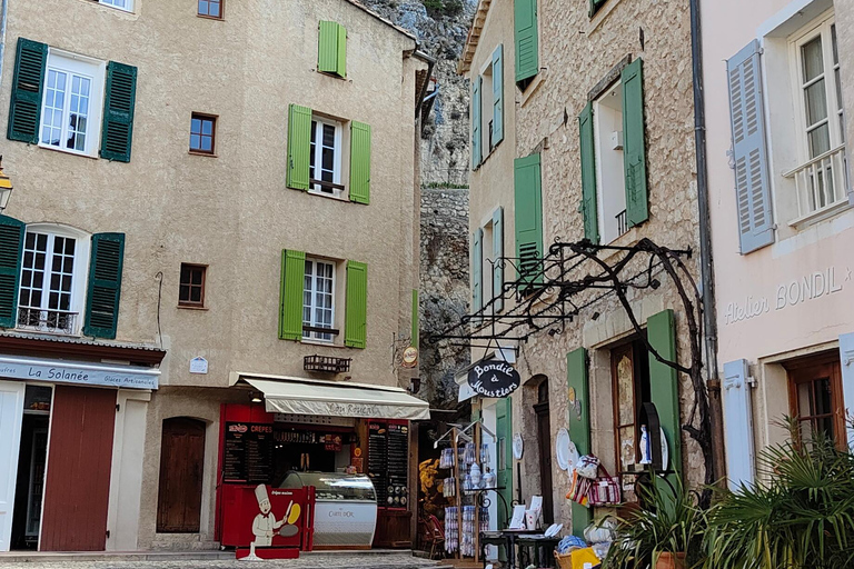 Visit the lavender fields, the Verdon Gorge, and Moustiers from Aix Visit the lavender fields, the Verdon Gorge and Moustiers from Aix