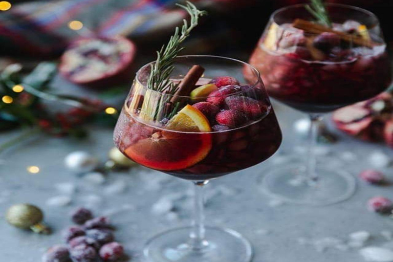 Da Nang: Cocktail Making Class & Experience