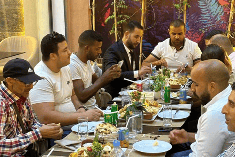 Marrakech: Experiência de jantar em restaurante com traslado do hotel