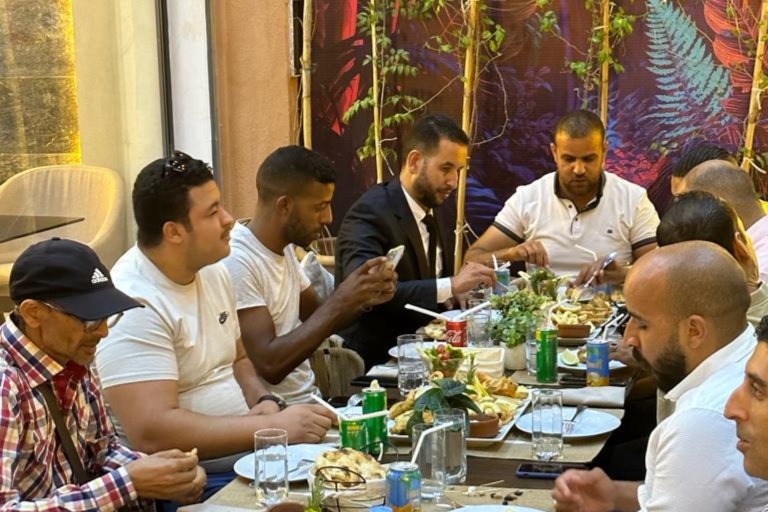 Dîner dans un restaurant marocain avec prise en charge