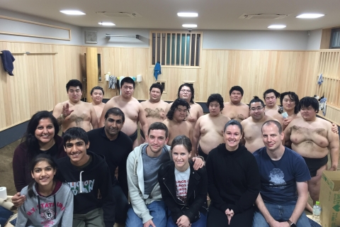 Tokyo Skytree Town: obejrzyj poranny trening zapaśnika sumo[Tokyo Skytree Town] Obejrzyj poranny trening zapaśnika sumo