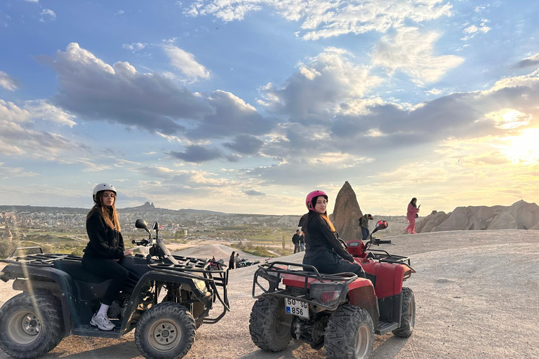 Capadocia: excursión en quad con puesta de sol en el Valle del AmorCapadocia: excursión de 1 hora en quad con traslado desde el hotel.