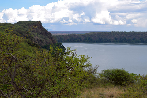 Lake Chala Tour: Wandelen en/of kajakkenMeer van Chala: Wandelen naar de grensrots