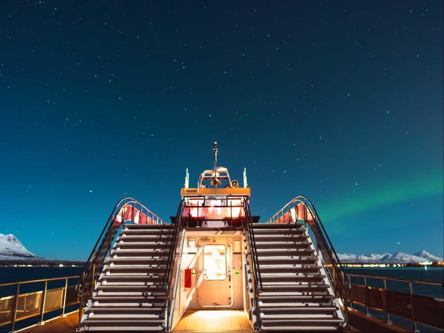 Visit Svolvær Northern Lights and Full Steam Cruise with Tasting in Lofoten, Norway