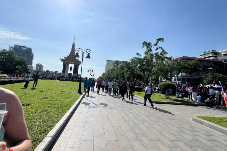 بنوم بنه: جولة فنون الشارع والطعام مع خدمة التوصيل والبيرة