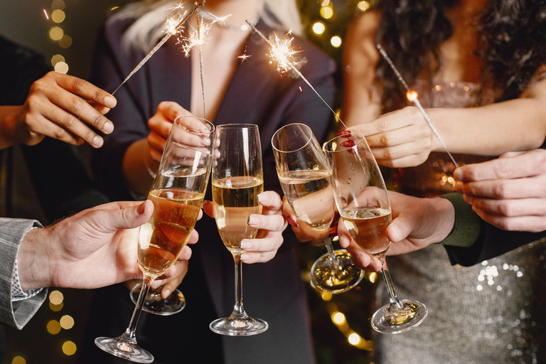 New Year’s Eve Luxury Boat – DJ, Buffet & Open Bar