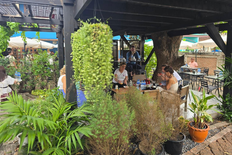 Ayutthaya: Sabieng Riverside Restaurant - Traveller&#039;s Lunch