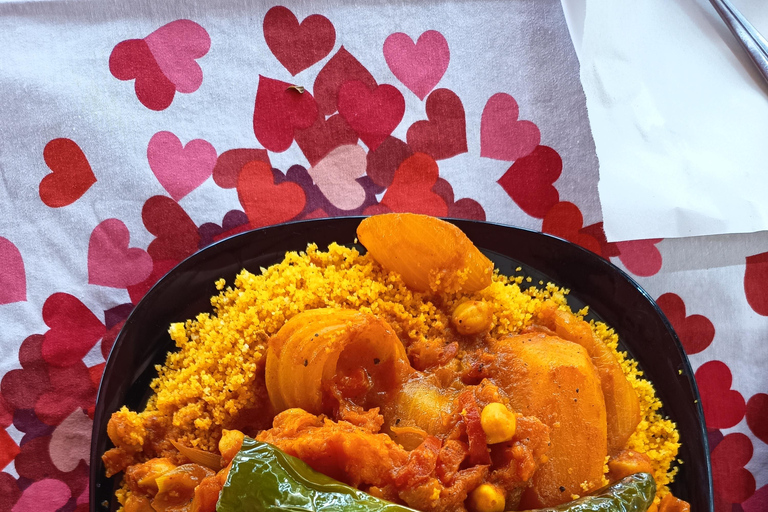 Almuerzo en casa de un habitante: degustación de cuscús tradicional en Hammamet.Almuerzo en casa de un habitante: degustación de cuscús tradicional en Hammamet