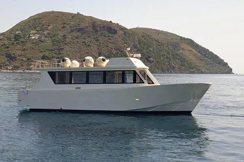 Salina: boat tour from Lipari with stops and snorkeling with a few people