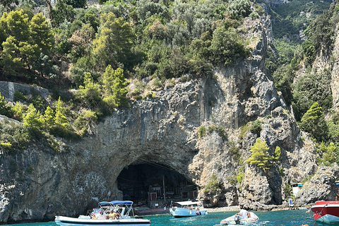 Private boat tour from Positano to Capri
