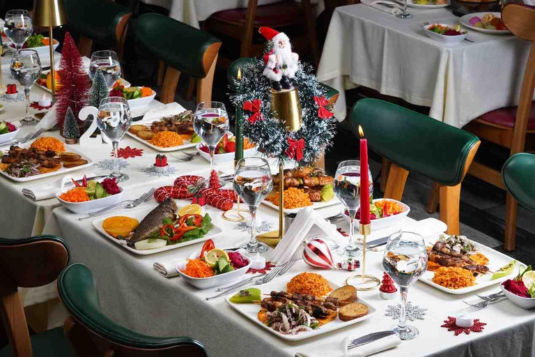 Istanbul: Luxury Dinner Cruise Pickup Include Menu + Soft drinks + Meeting point