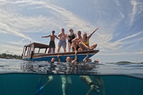 Gili Islands: Small-Group Snorkeling Tour with Photos