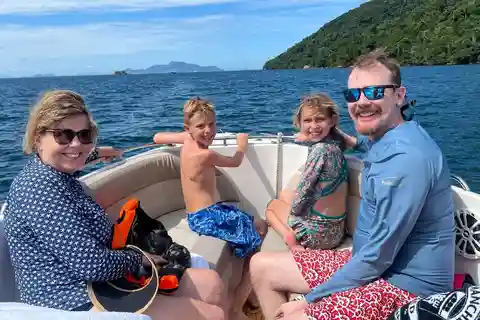 Experience Paradise Ilha Grande in a Speedboat Private