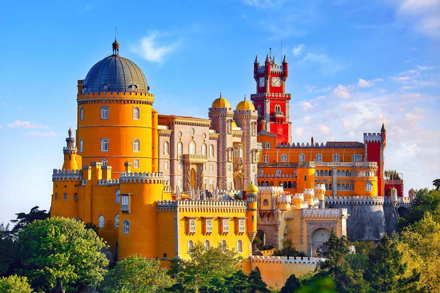 Lisbon: Pena, Cascais, Sintra & Portuguese Winery Tour - French – From Lisbon: Pena Palace Gardens + Wine Tasting