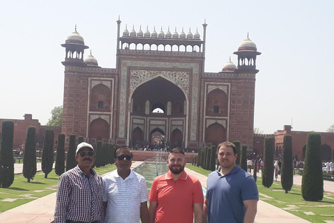 From Delhi: Private Taj Mahal tour with popular guide From Delhi:-Guide, tickets, transport, lunch(all inclusive)