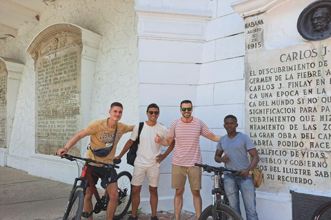 Tour a piedi nel Casco Viejo con la gente del posto