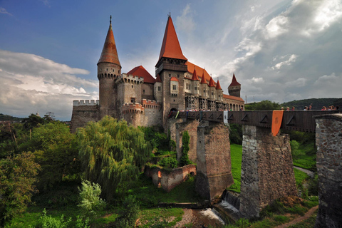 Brasov: Corvin Castle Private Tour with Entry Ticket