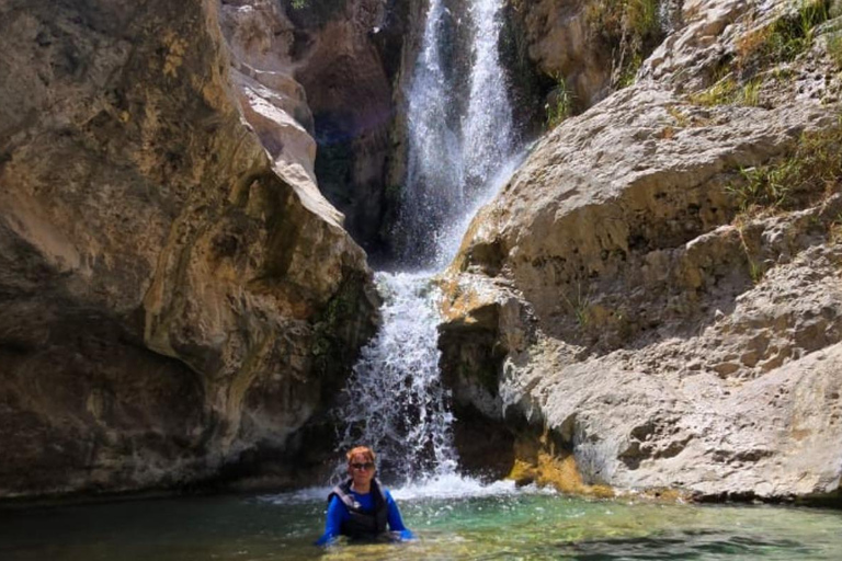 From Muscat: Guided Wadi Tiwi Hike, Romantic Cave & Sinkhole