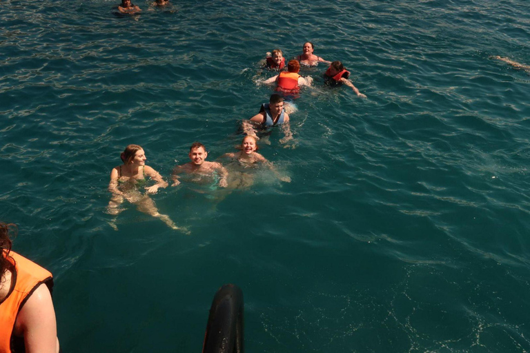 Alanya: Family A/C Cruise to Turtle Island