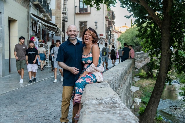 Tour Granada city center with your personal photographer