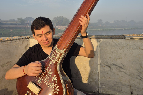 Delhi: meditación espiritual y paseo en barco con un músico folclóricoDelhi: meditación espiritual y paseo en barco con un músico folclórico como guía
