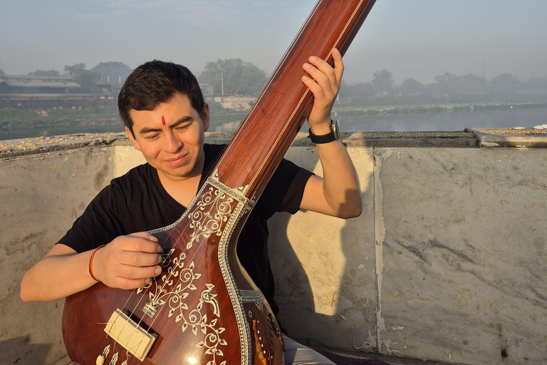 Delhi: meditación espiritual y paseo en barco con un músico folclóricoDelhi: meditación espiritual y paseo en barco con un músico folclórico como guía