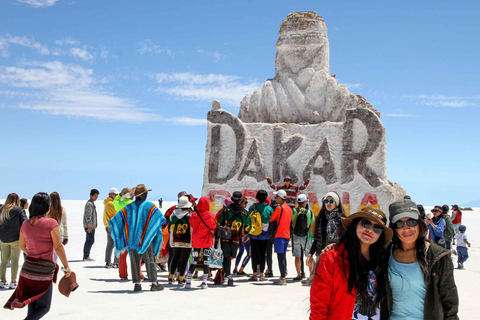 Uyuni: 2-tägige Tour mit Zugfriedhof und Salar de Uyuni