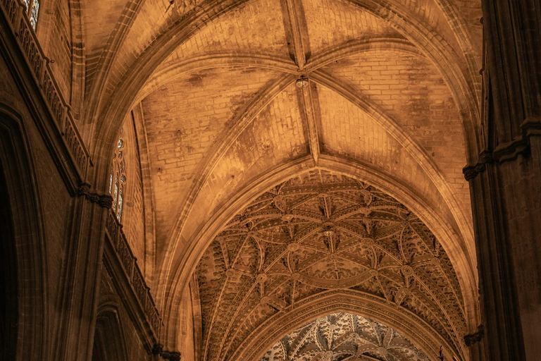 Seville: Cathedral & La Giralda Guided Tour with Tickets