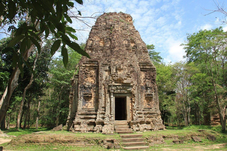 Siem Reap to Phnom Penh: Private Transfer with Scenic Stops