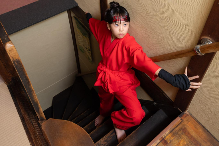 Tokyo: Cosplay Photoshoot at a Traditional Japanese House