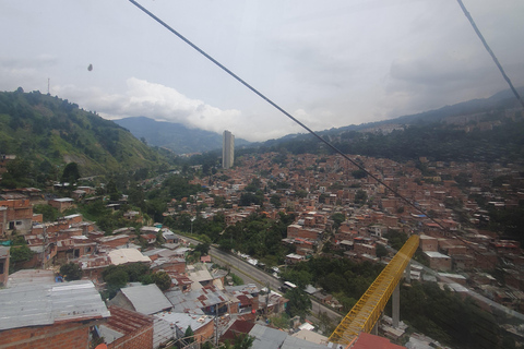 Medellín: City tour privado e de luxo em francês