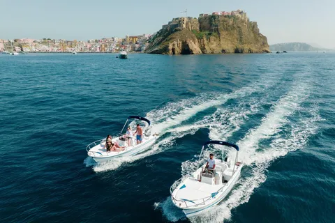 Procida : location de bateaux - sans permis