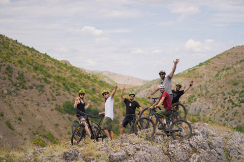 Coustellet: Giro in bicicletta sulle colline di Fordes