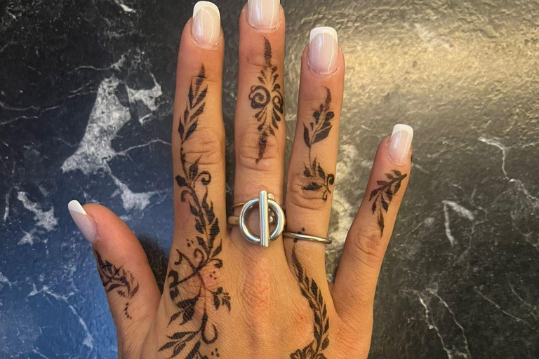 Djerba : expérience du henné et du hargouss avec transfertDjerba : Expérience au henné et aux hargouss avec transfert