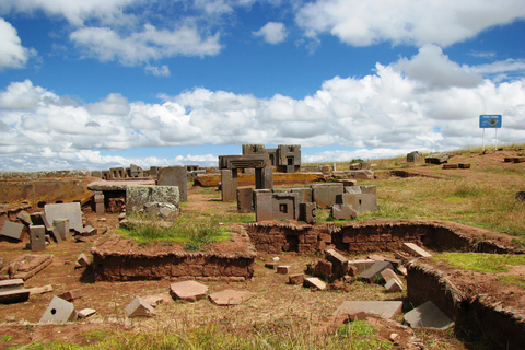 From La Paz: Tiwanaku and Puma Punku with lunch |Private|