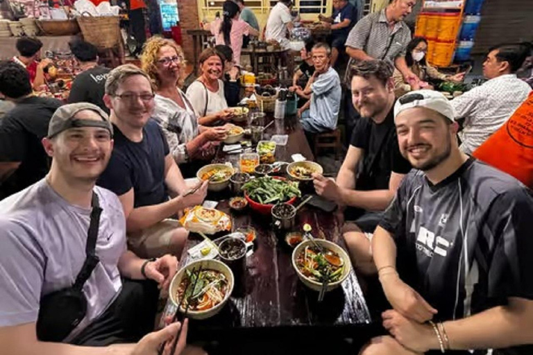 Saigon: Michelin-Rated Street Food Tour with Female Rider 7 Classic Tastings including 1 Michelin-Rated Dish - Shared