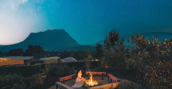 Chiang Dao 2-Day Tour: Cave, Cafe, Lodge Stay & Waterfalls