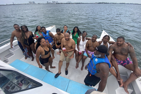 Miami: Day Boat Party with Jet Ski, Drinks, Music & Tubing Tour with Gas & Marina Fees