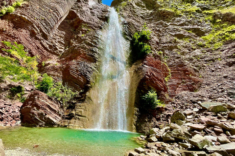 Escursione sul monte Dajti e sulla cascata Shengjergj in Land Rover