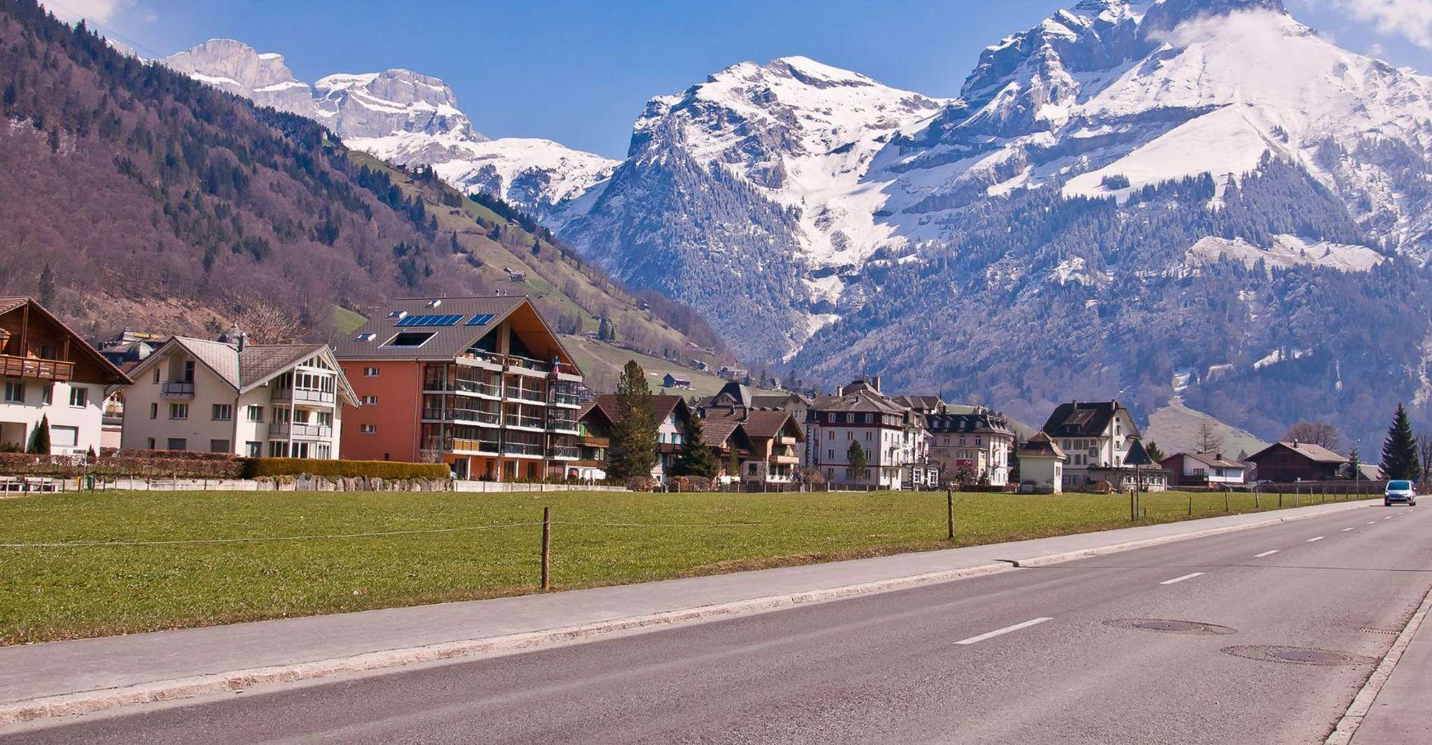 Interlaken,Private DayTrip to Mt Titlis, Engelberg & Lucerne - Housity