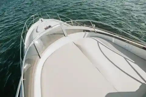 Paseo en barco y baño en el mar