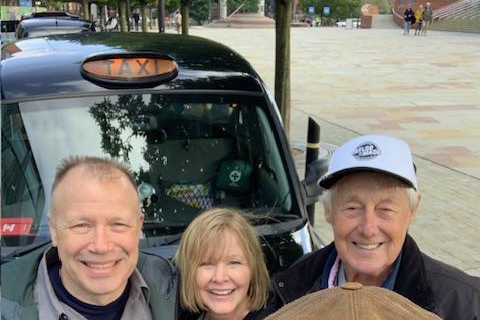Manchester: Private Iconic Taxi Tour with Local Guide Mike