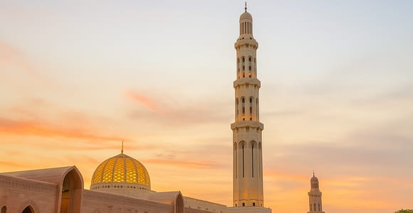 Muscat: Sultan Qaboos Grand Mosque Tour with Omani Lunch