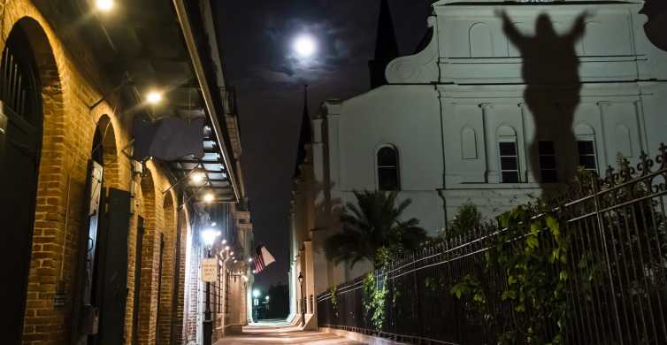 New Orleans: Cemetery Bus Tour At Dark with Exclusive Access