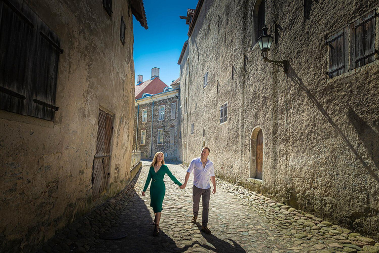 Private Fotoshooting-Tour durch das alte TallinnMajestätisch Tallinn Private Fotoshoot Tour