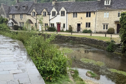 London: Stonehenge, Bath, & Castle Combe Small Group Tour
